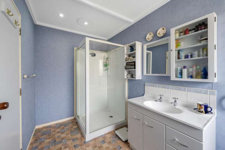 13 Lanes Road Bridge Hill_18