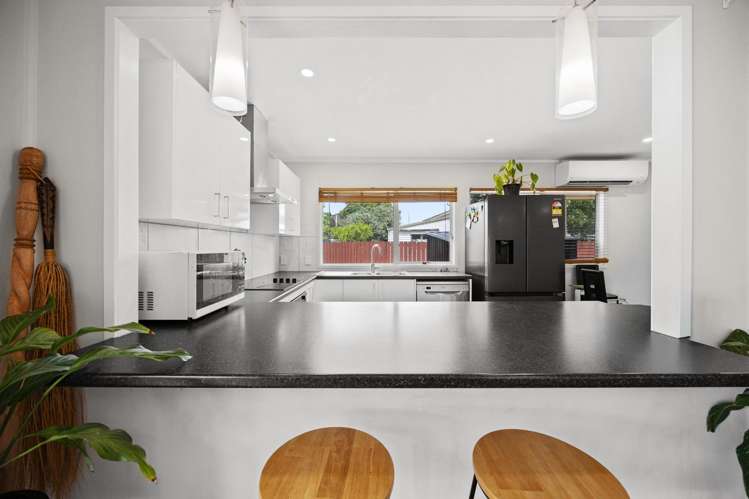 1/22 Bundena Place Clendon Park_4