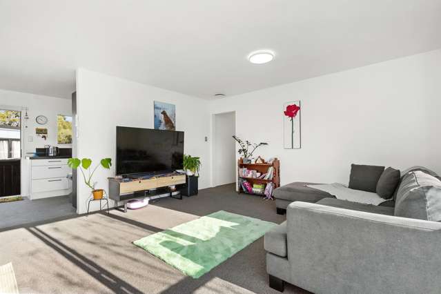 8 Hastings Grove Wainuiomata_2