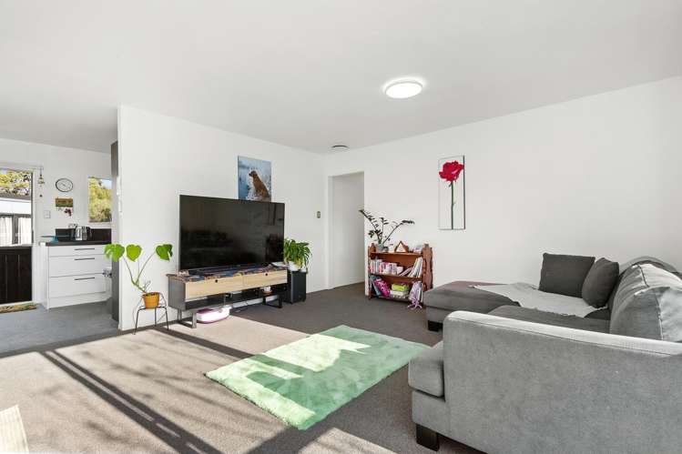 8 Hastings Grove Wainuiomata_1