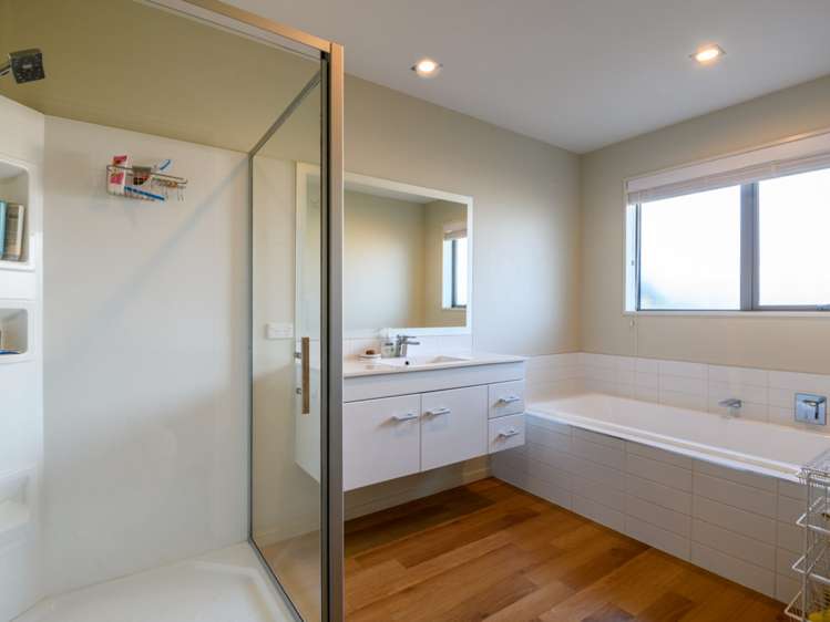 4 Balmoral Mews Springlands_17