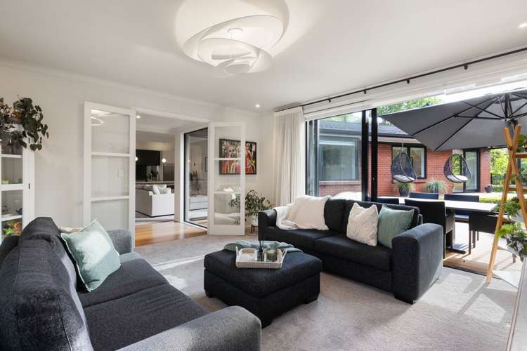 703 River Road Chartwell_14