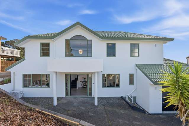 Modern Family Living in a Peaceful Bush Setting