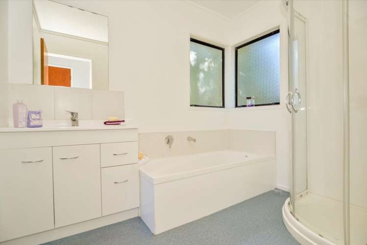 21 Thalia Place Totara Vale_17