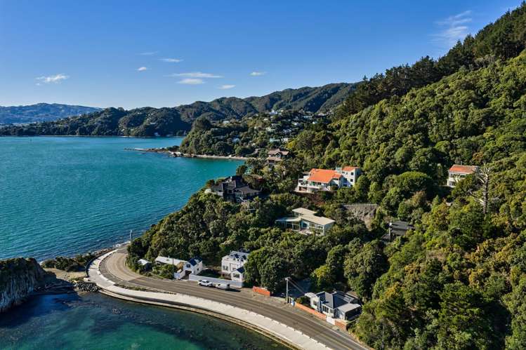 5 Rangiuru Road, Mahina Bay Eastbourne_1