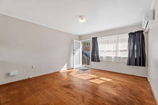 2/6 Shirley Road 10031_1