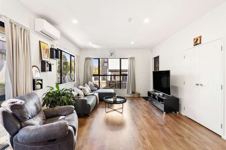 16/26 Springvale Drive Fairview Heights North Shore City Houses