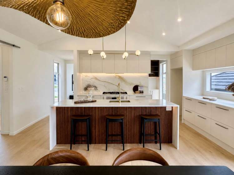 85 Parish Drive_2