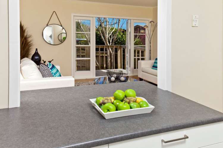 2/7 Vera Road Te Atatu South_7