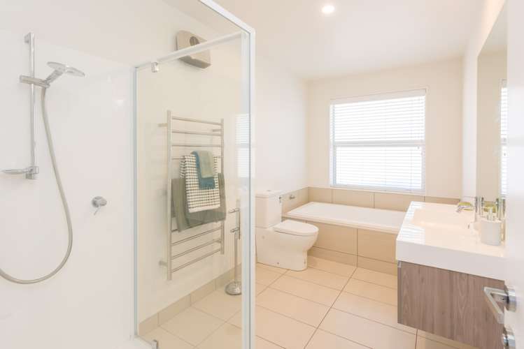 10 Spitfire Drive Burleigh_13