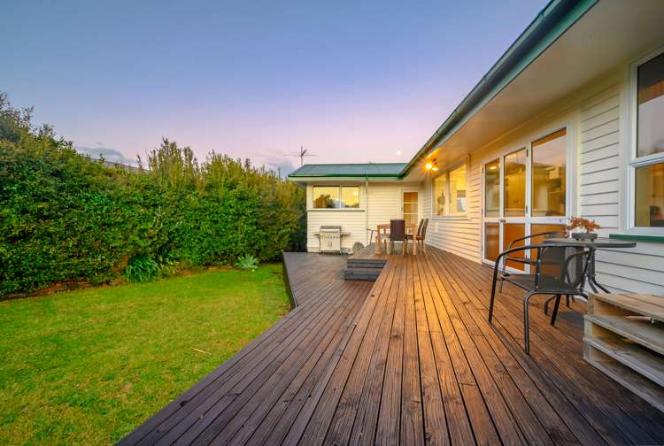 1/90 Bradbury Road Botany Downs_9