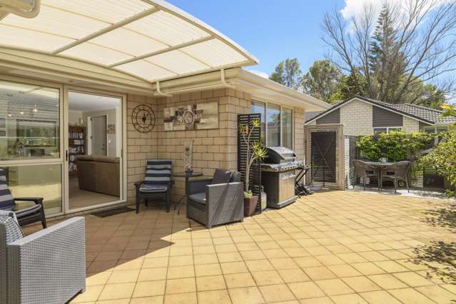 8 Barossa Way Brookfield_1