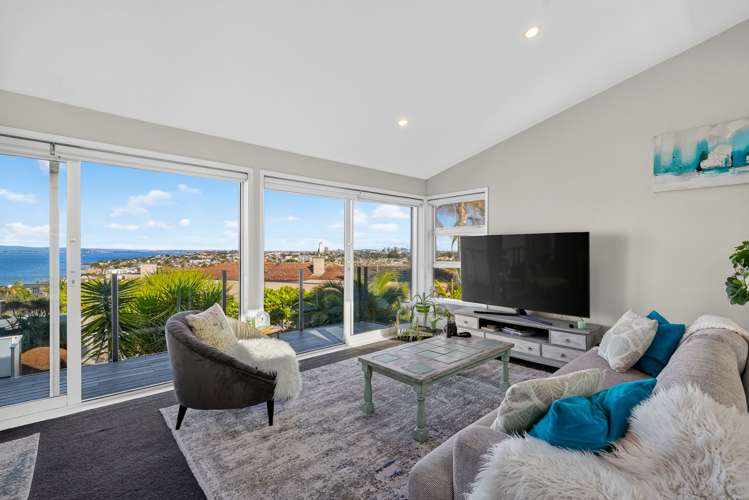 1/64 Seaview Road Castor Bay_2