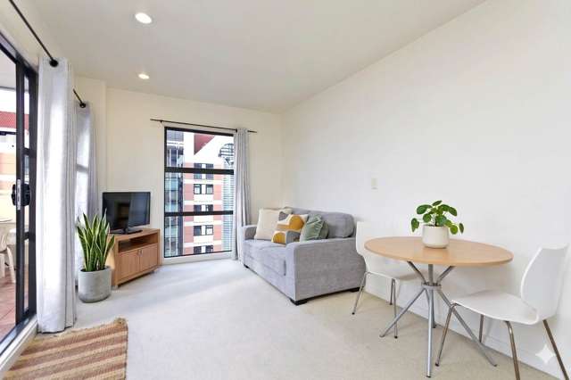 Spacious Studio on Wakefield Oakwood Hall