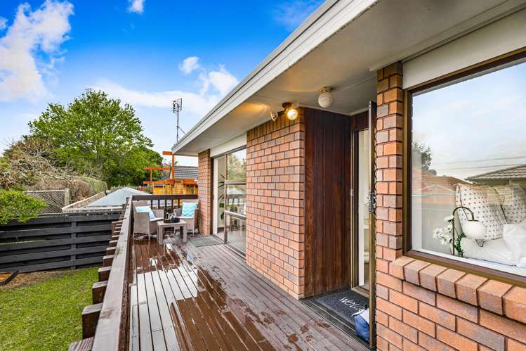 1/2 Kokiri Street, Te Atatu South_18