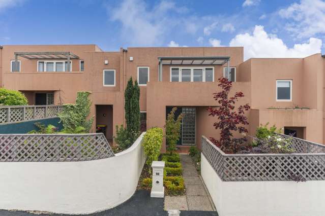 Maori Hill living - Lock and leave ease