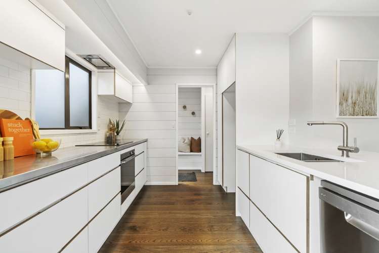 2/10 Harrison Avenue Belmont_7