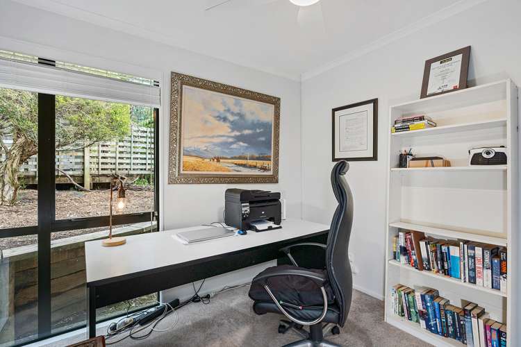 5 Springwater Vale Unsworth Heights_10