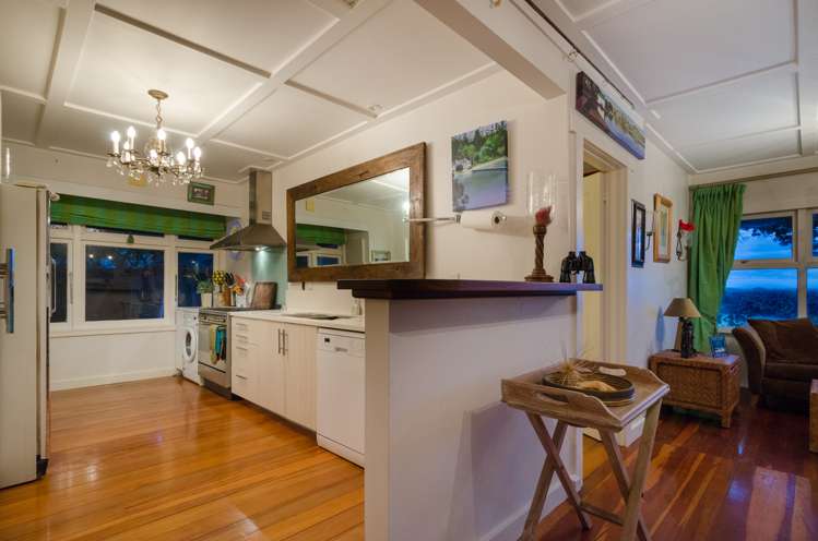 64 Beach Valley Road Piha_7