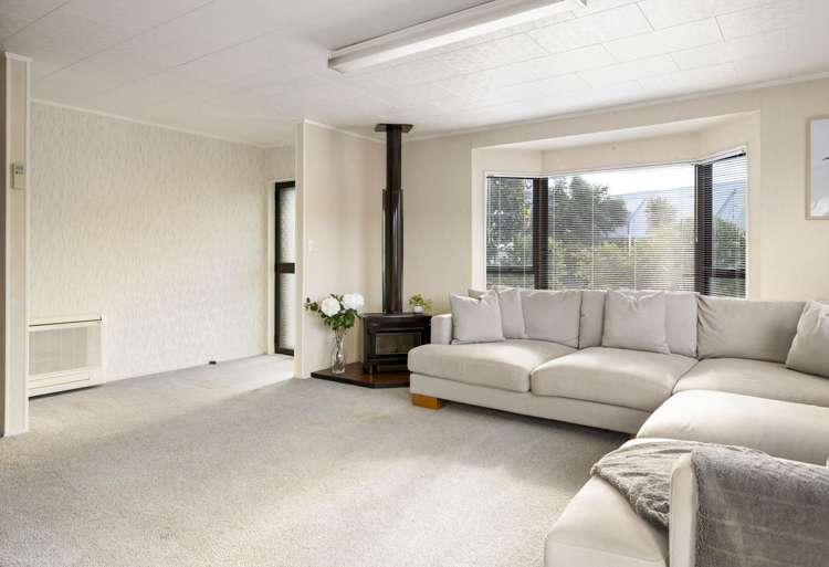 8 Deller Drive Carterton_4