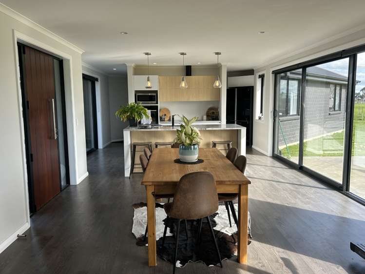 94 Reid Line East Feilding_8