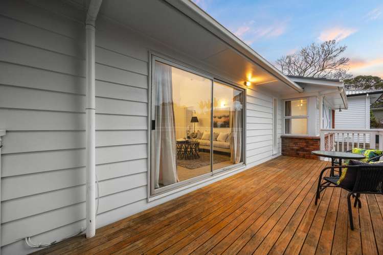 8 Portadown Avenue Pakuranga Heights_32