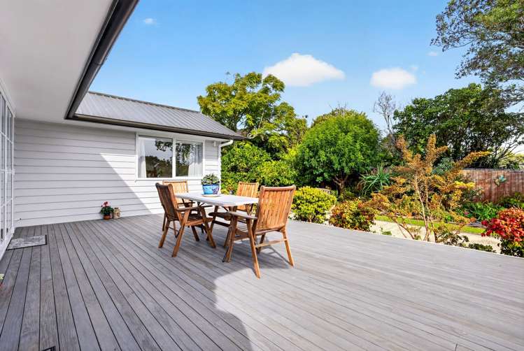 20 & 20A Brian Crescent Stanmore Bay_25