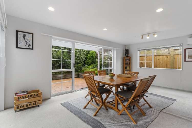 2/20 Dromorne Road Remuera_5