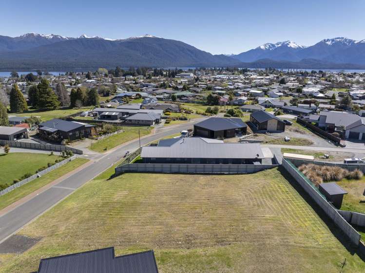4 Tawera Place Te Anau_3