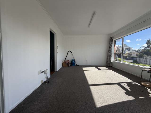 2/270 East Coast Road Forrest Hill_1