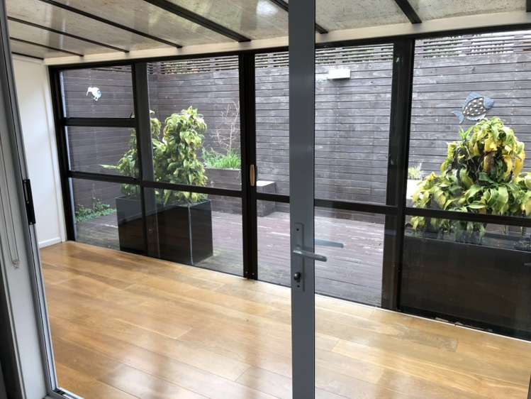 14 Tiri View Place Waiake_16