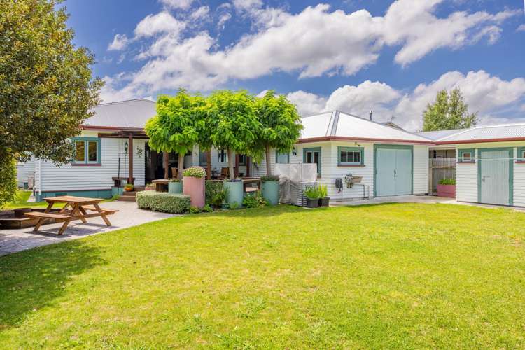 504 Avenue Road West Hastings_23