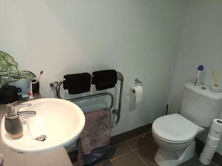 E14/71 Spencer Road Oteha_10