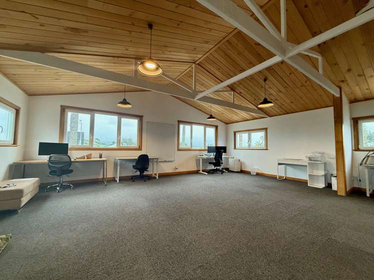 20 Bow Street Raglan_3