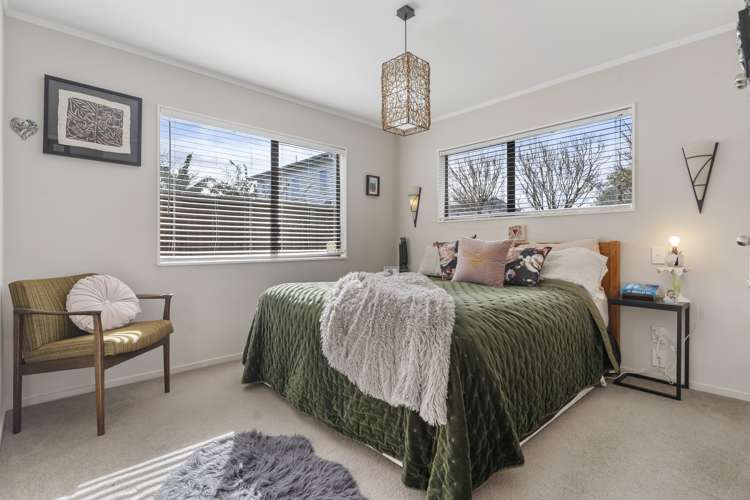 2/8 Enderby Drive Te Atatu Peninsula_6