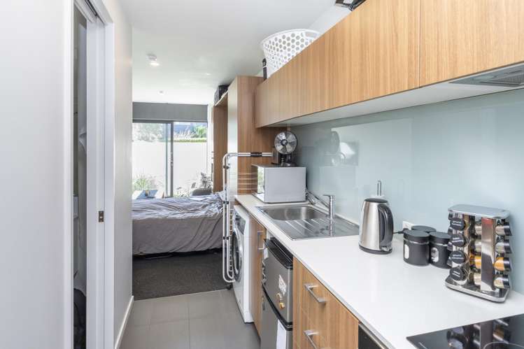 2/341 Madras Street_3