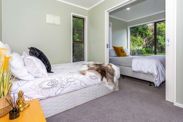 10 Robyn Crescent Hahei_12