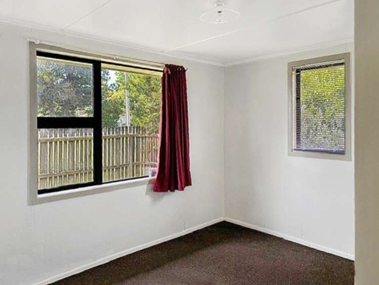 2 Saint Andrews Drive 11139_5