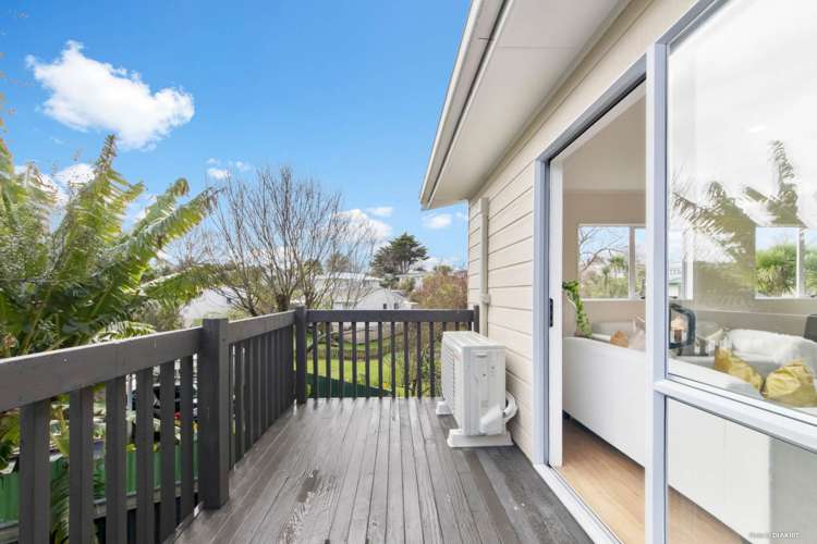 16e Roick Parade Glen Eden_10