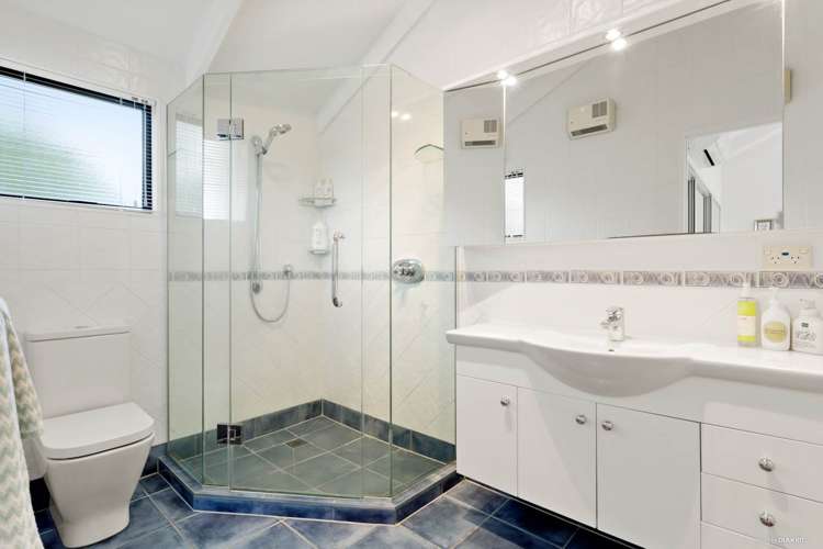 3 Poaka Place Beach Haven_17