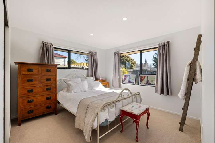 2A Bank Street Amberley_11