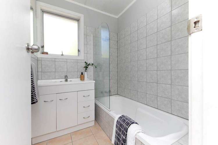 78 Captain Scott Road Glen Eden_10