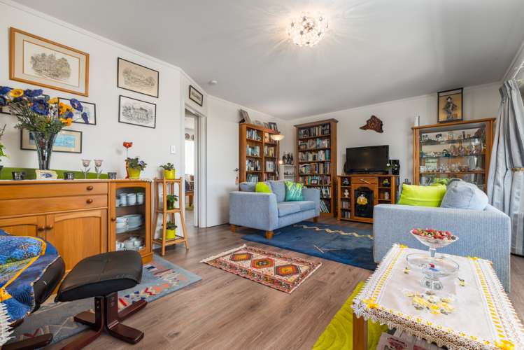 2/2 Ewenson Avenue One Tree Hill_16