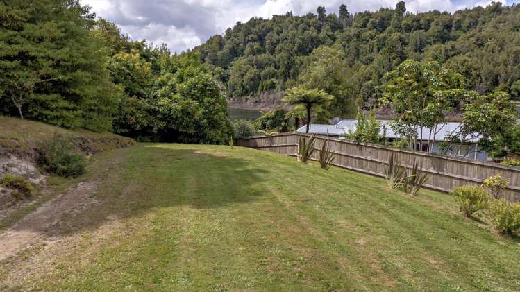 37 Oxford Road Lake Rotoma_18