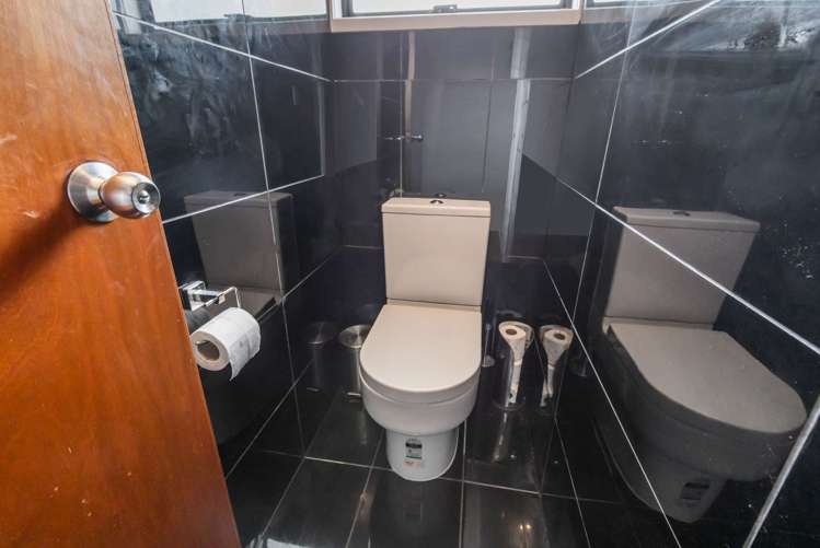 7 Anglers Way Wattle Downs_13