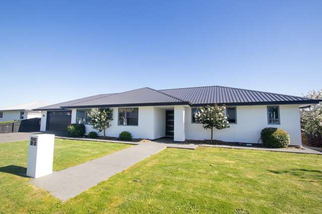 Modern cul-de-sac living