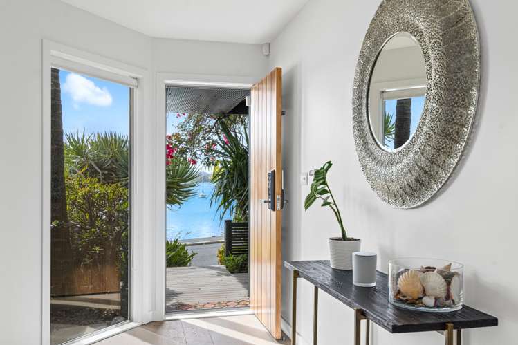 1184 Sandspit Road Sandspit_3