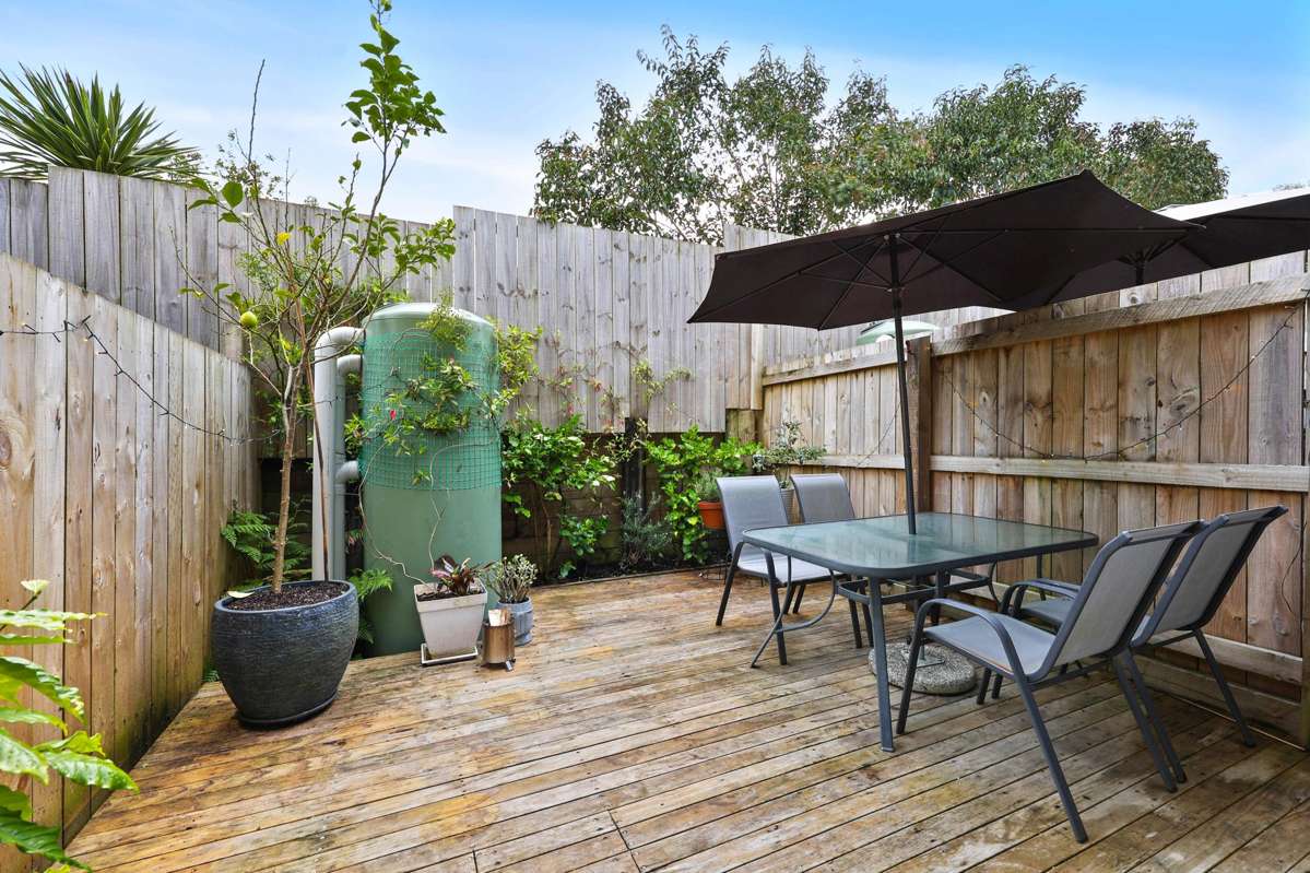 3/6 South Pacific Place_1