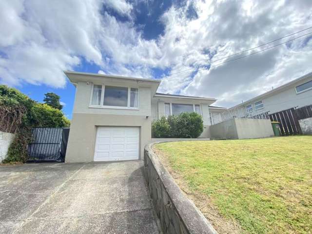 Lovely Three Bedroom Family Home In Howick