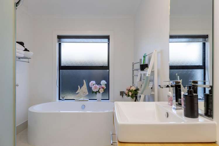 20 Pukenamu Road Rainbow Point_33
